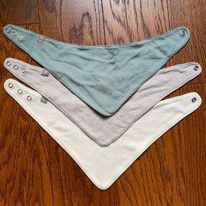 Goumi bandana bibs set of 3